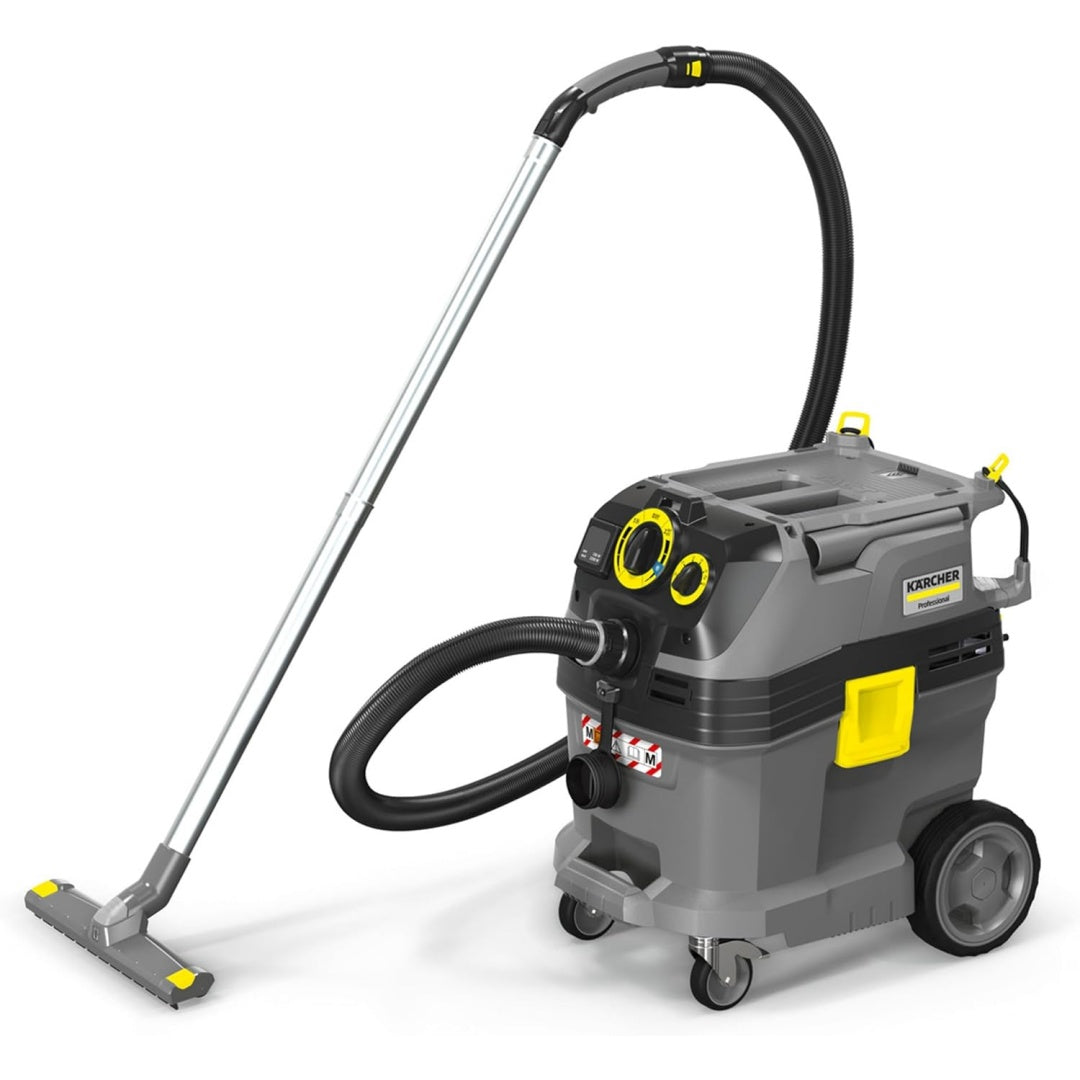 Aspirateur a cuve associant l'entretien des surfaces de l'atelier et la collecte de l'eau et des poussieres