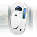 Robot nettoyeur de fenetres avec une detection des obstacles, coloris blanc et gris